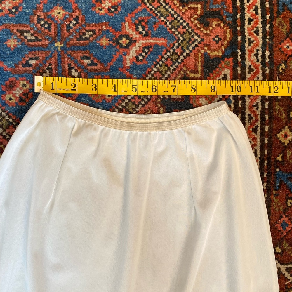 Incredible Vintage “hand painted” Scalloped Slip Skirt Cream Off White Floral XS - Picture 11 of 11